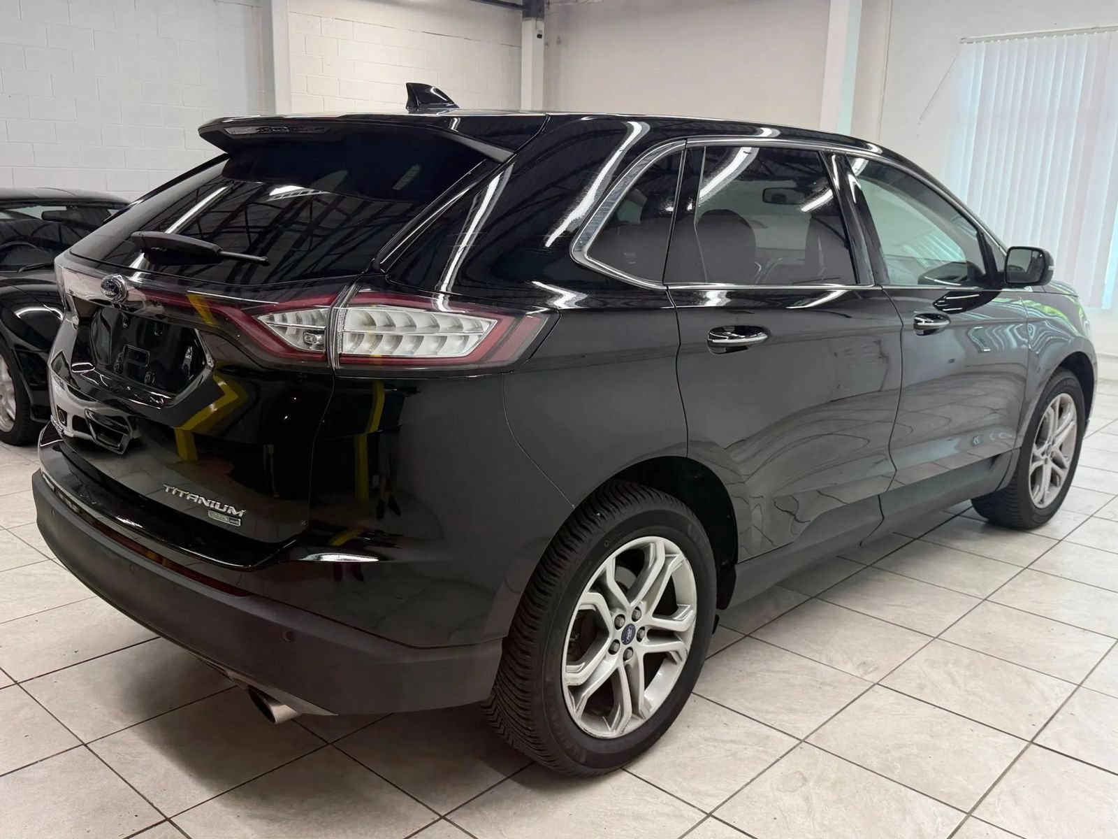 Used 2016 Ford Edge Titanium AWD/4WD image 9