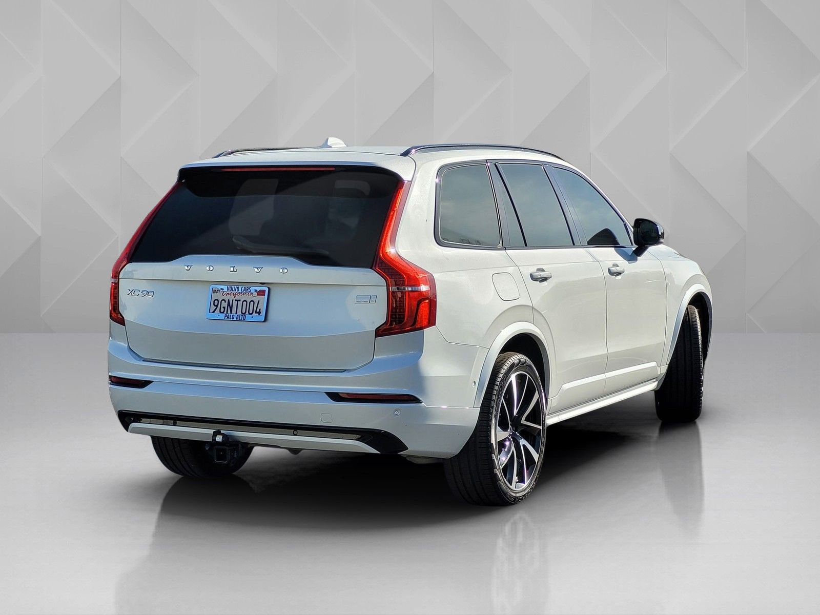 Certified 2023 Volvo XC90 T8 Ultimate w/ Lounge Package AWD/4WD image 6