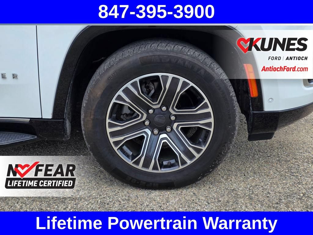 Used 2024 Jeep Wagoneer L Series II w/ Flexible Seating Group AWD/4WD image 13