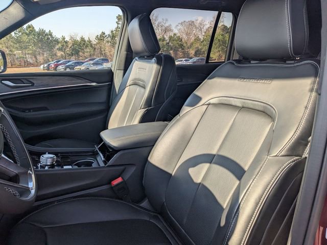 Used 2024 Jeep Grand Cherokee Overland w/ Trailer Tow Package image 14