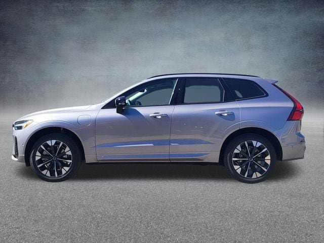 New 2026 Volvo XC60 T8 Plus w/ Climate Package PRO AWD/4WD image 4