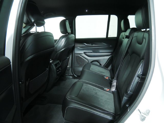 Certified 2023 Jeep Grand Cherokee Altitude AWD/4WD image 16