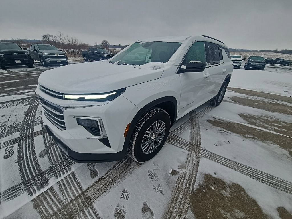 Certified 2025 Chevrolet Traverse LT image 3
