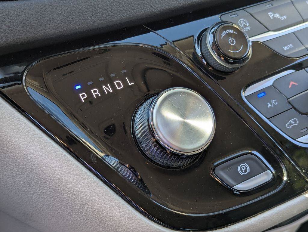 Used 2023 Chrysler Pacifica Touring-L FWD image 16