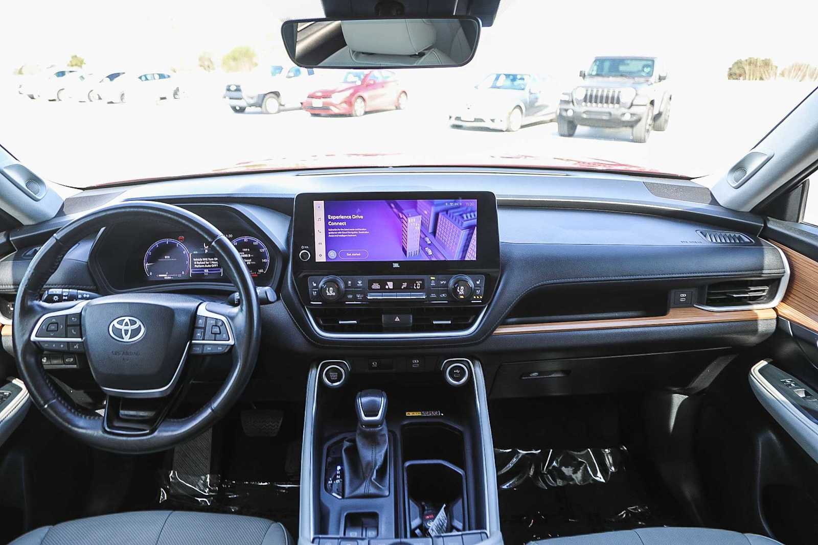 Used 2024 Toyota Grand Highlander Limited image 12