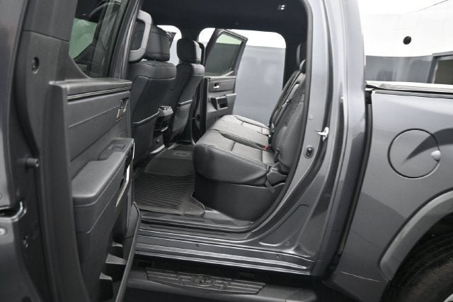 Used 2025 Toyota Tundra Limited AWD/4WD image 21