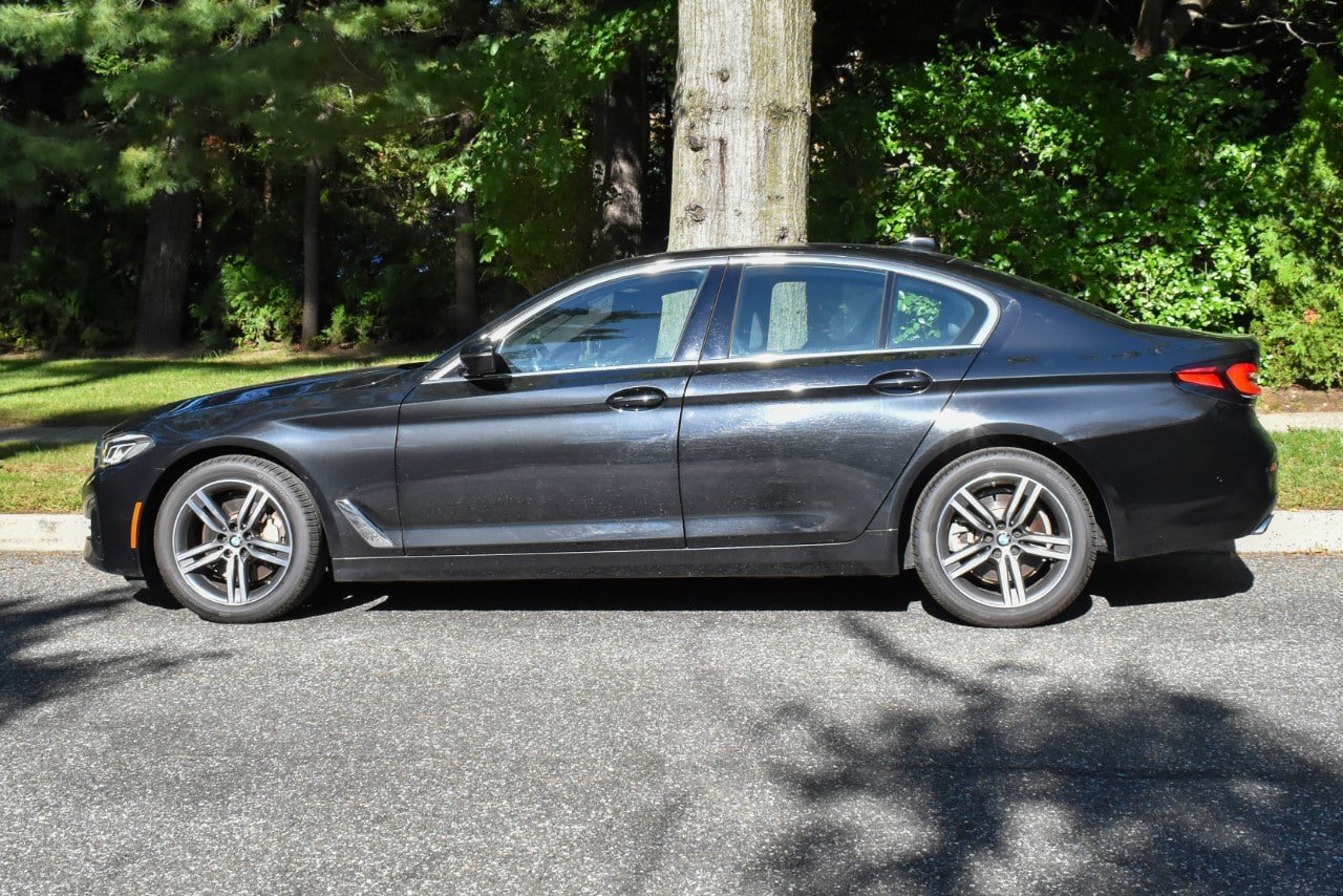 Used 2023 BMW 530i xDrive w/ Convenience Package AWD/4WD image 4