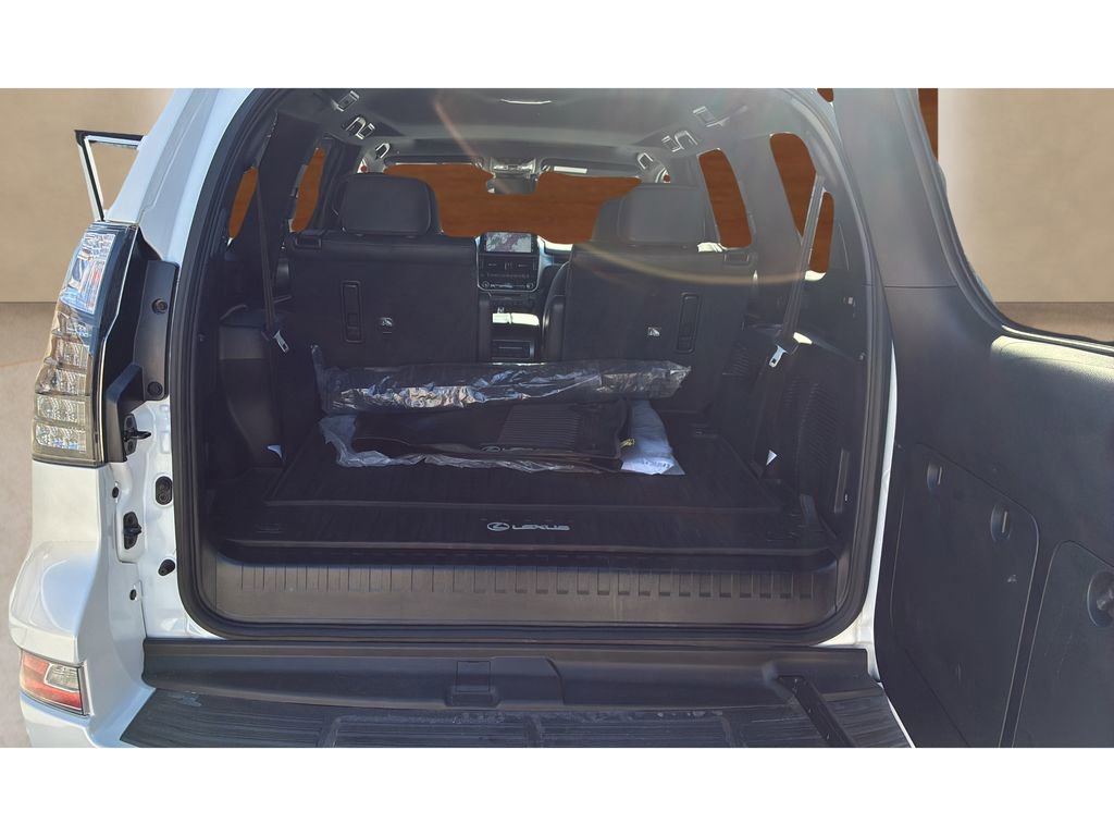 Used 2023 Lexus GX 460 Luxury image 17