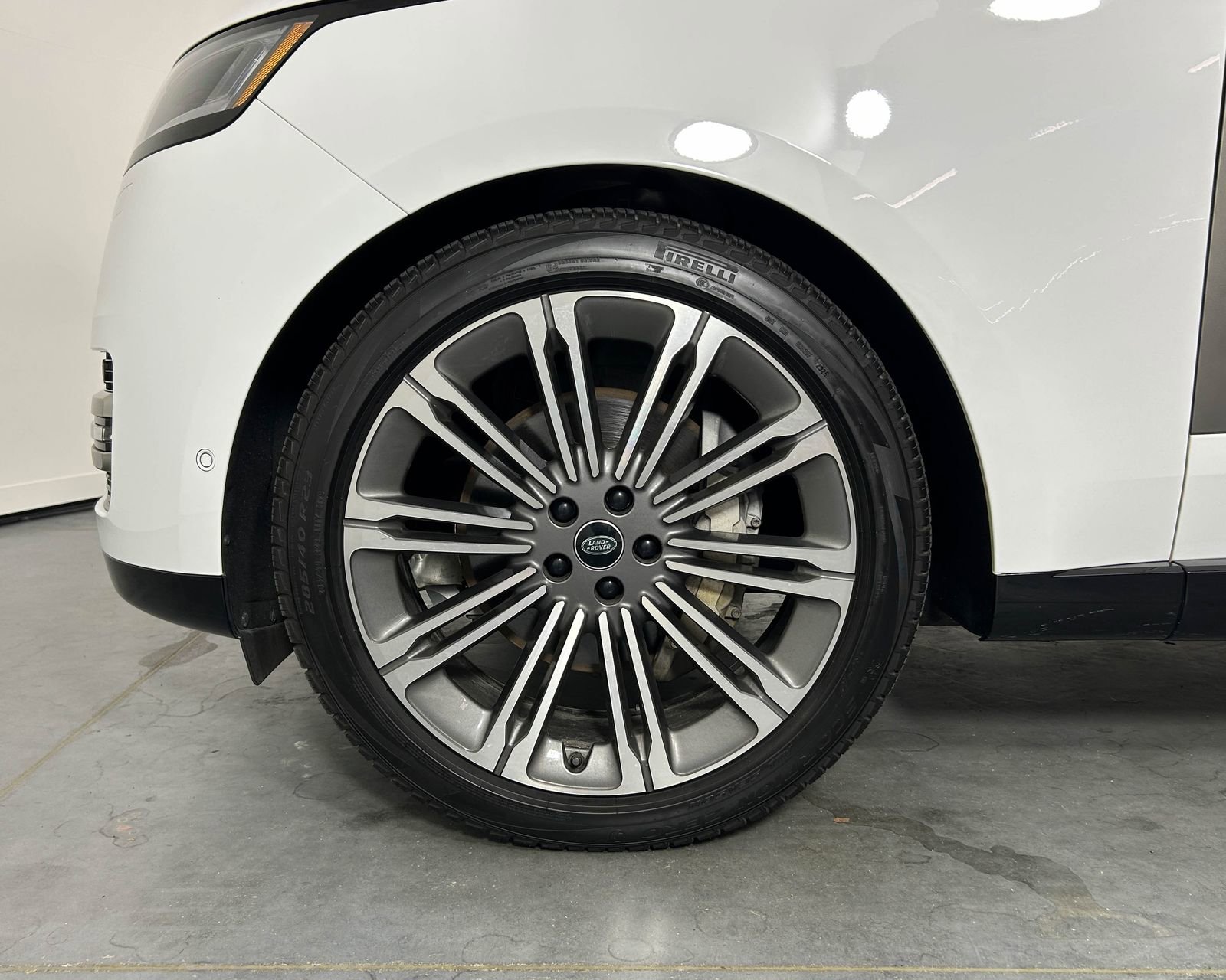 Used 2023 Land Rover Range Rover SE image 23