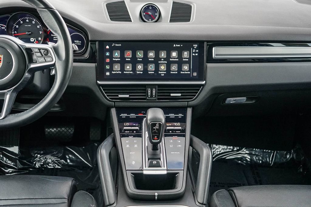 Used 2023 Porsche Cayenne Platinum Edition image 14