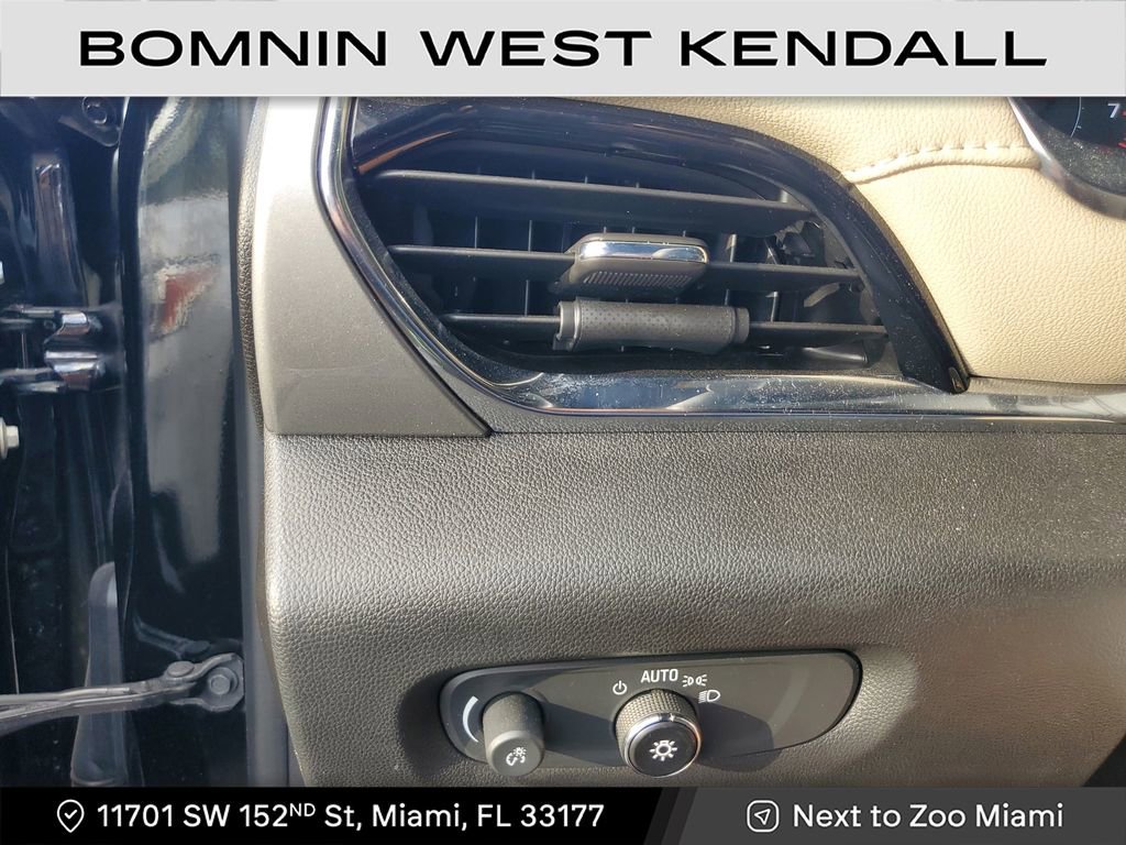 Used 2023 Chevrolet Traverse LS image 25