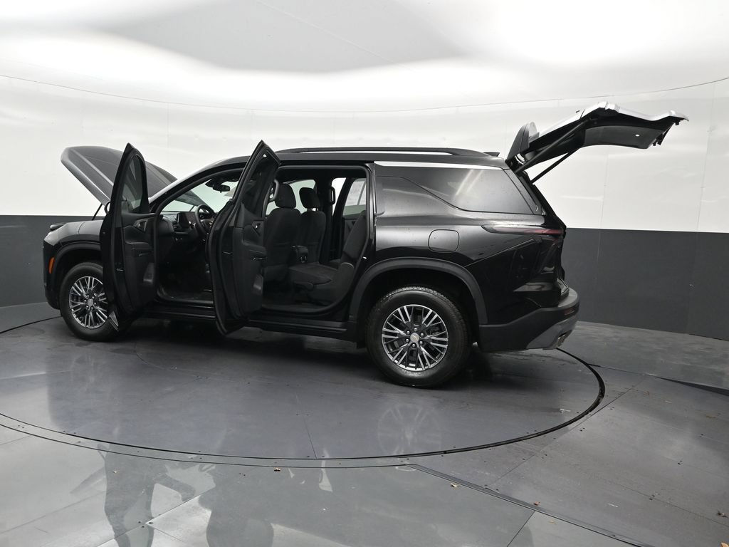 Used 2026 Chevrolet Traverse LT FWD image 37