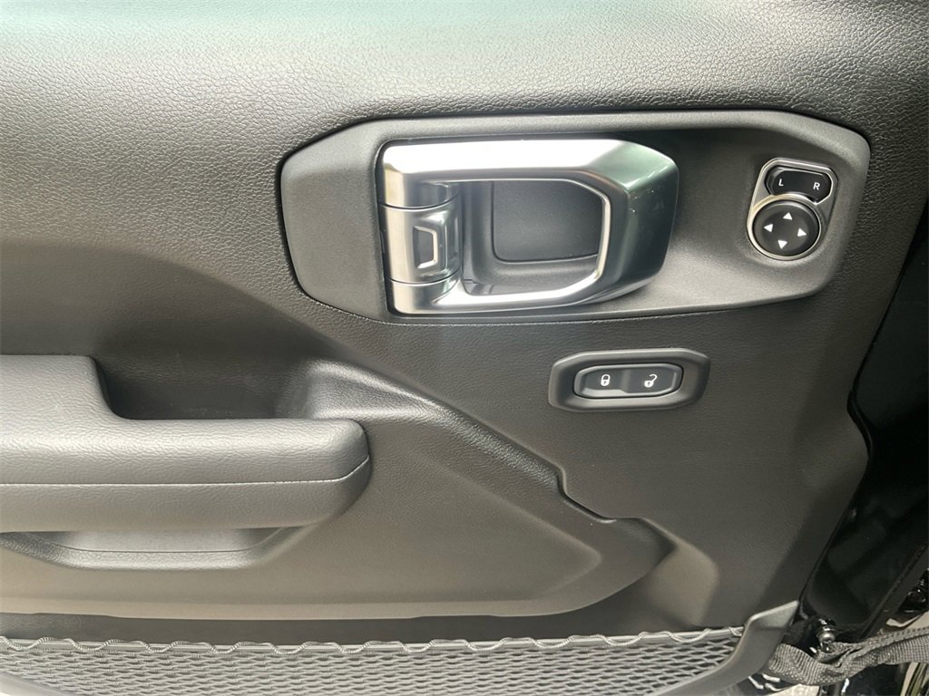 New 2025 Jeep Gladiator Sport image 8