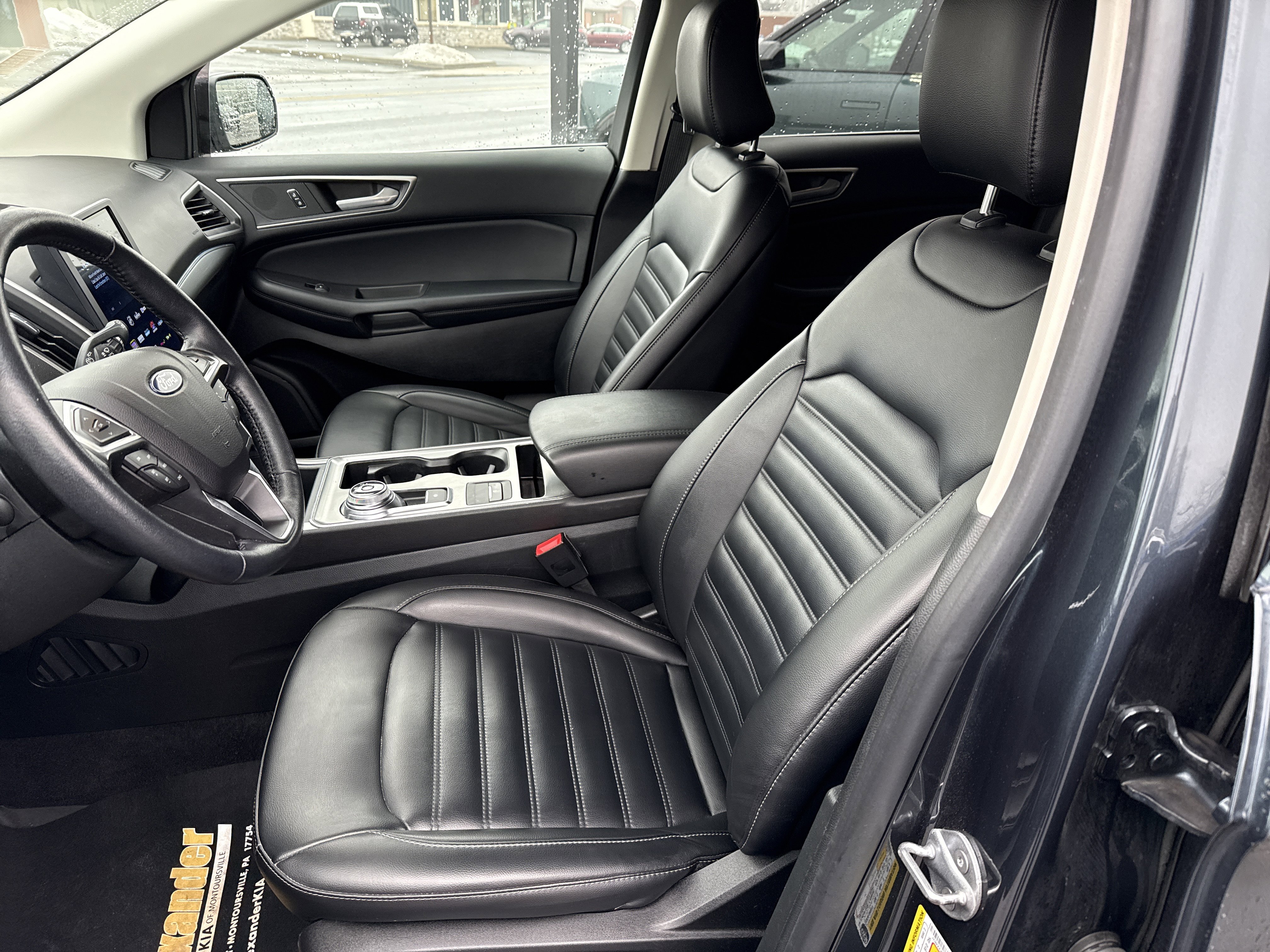 Used 2022 Ford Edge SEL w/ Convenience Package image 12
