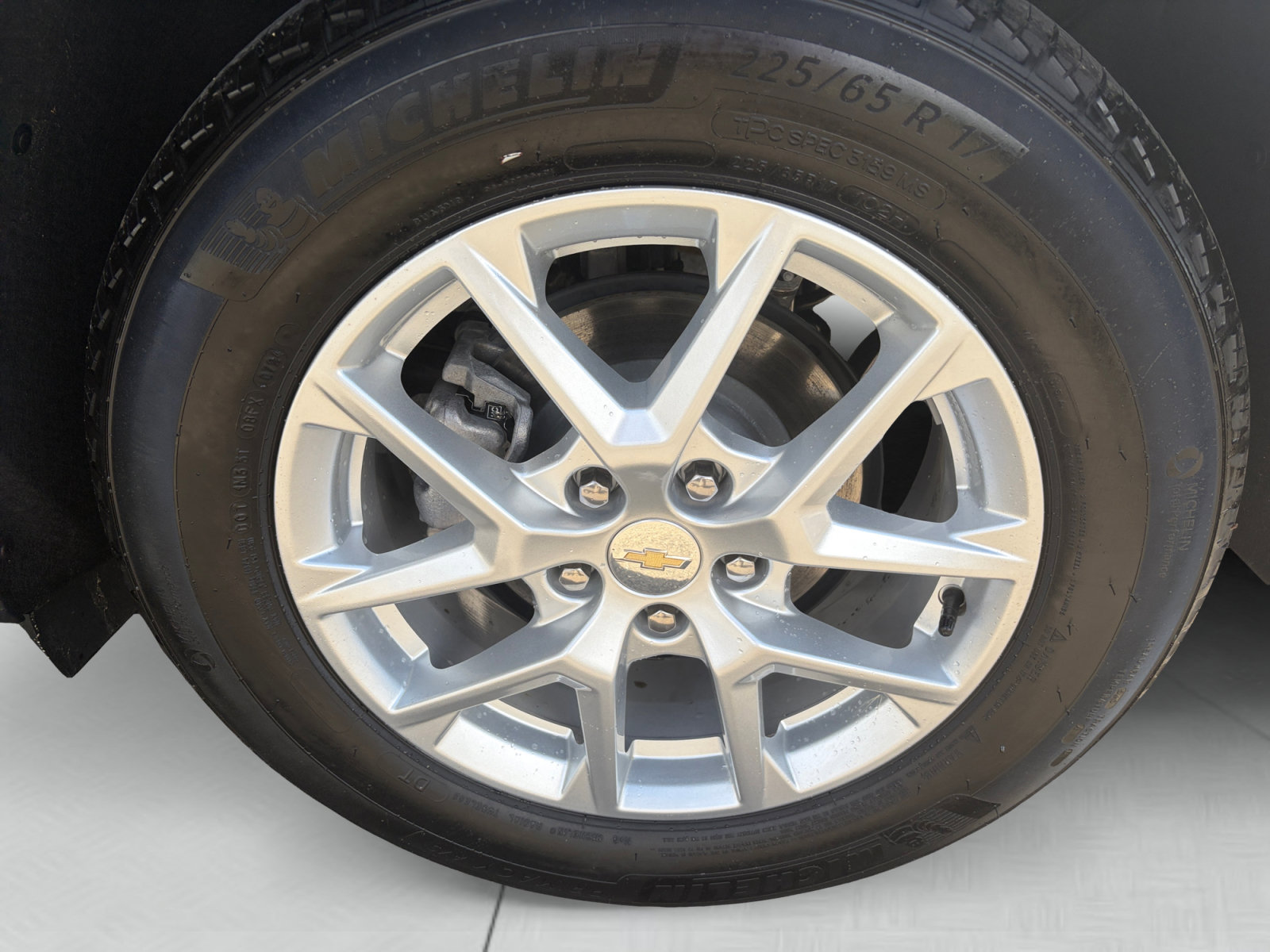 Used 2024 Chevrolet Equinox LT FWD image 14