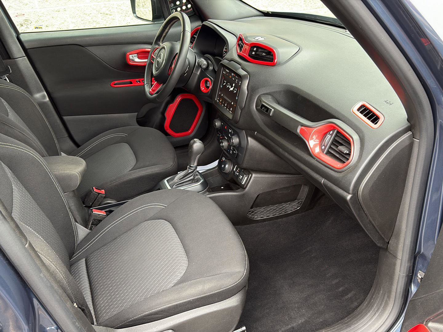 Used 2021 Jeep Renegade Latitude image 20