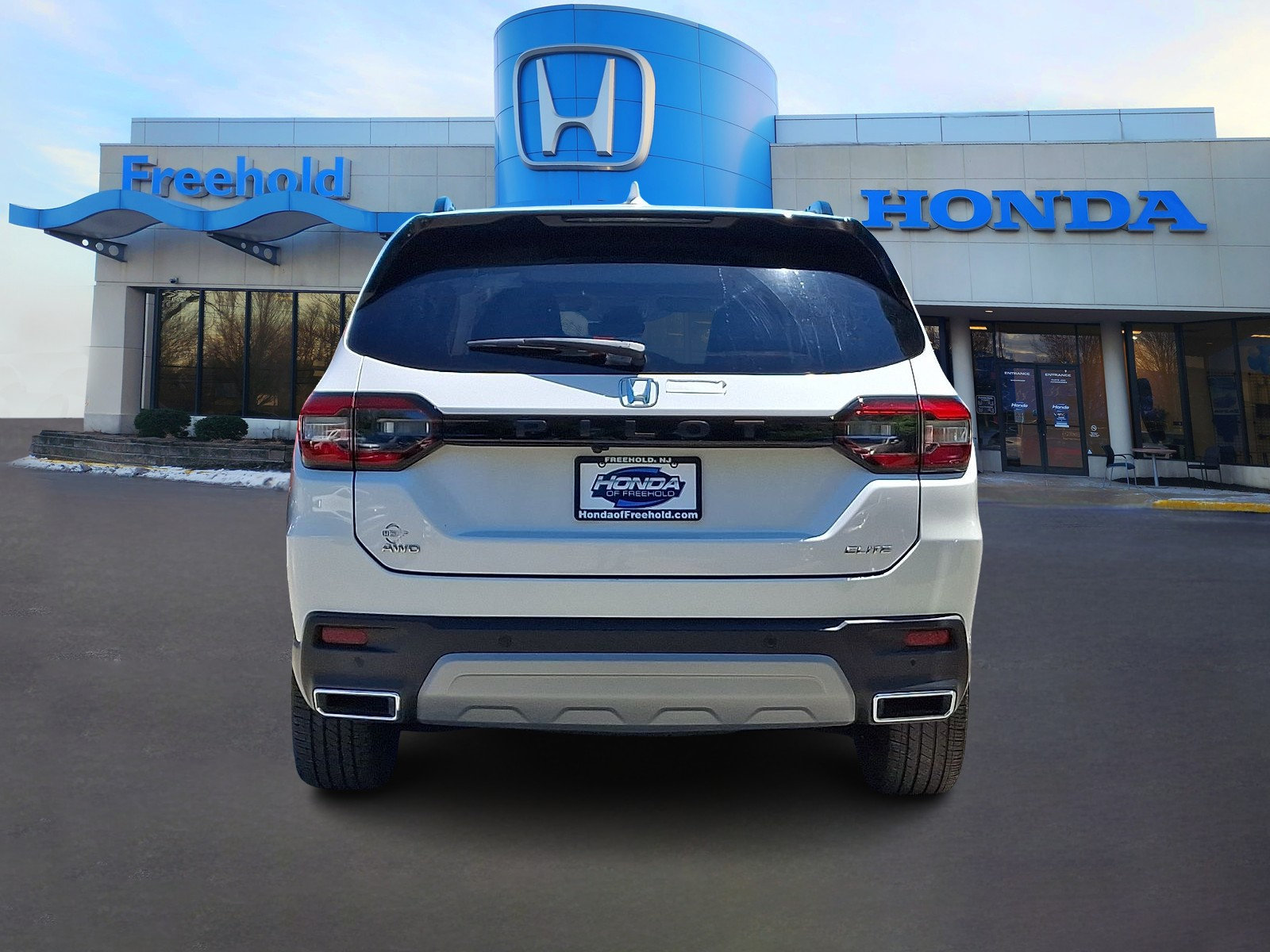 Used 2024 Honda Pilot Elite image 6