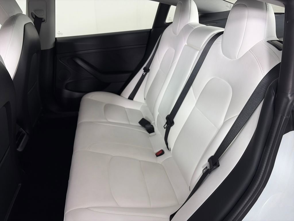Used 2021 Tesla Model 3 Performance image 12