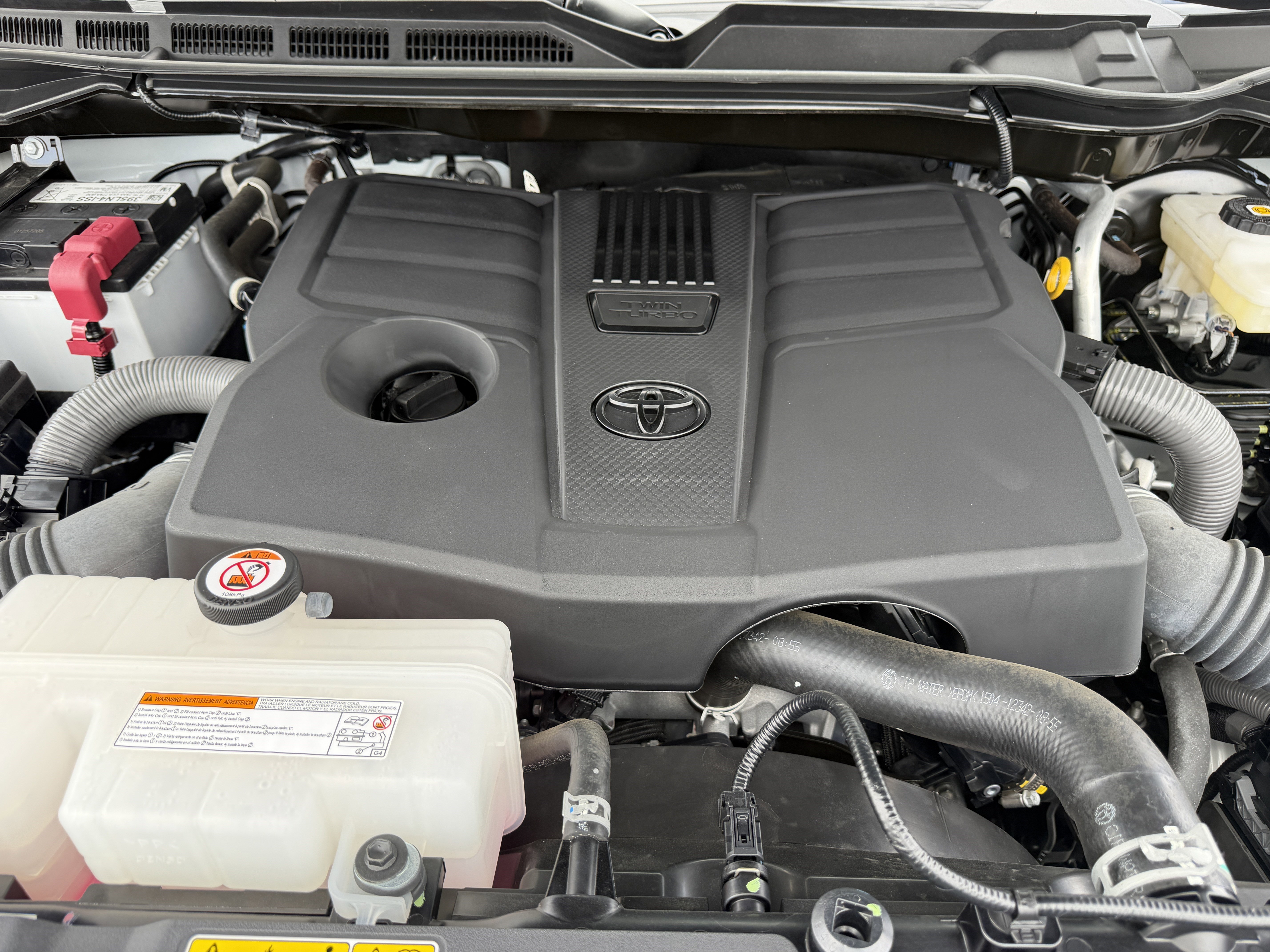 Used 2024 Toyota Tundra Limited AWD/4WD image 29