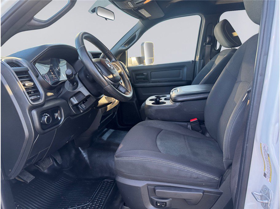 Used 2021 RAM 5500 Tradesman w/ Chrome Appearance Group AWD/4WD image 9