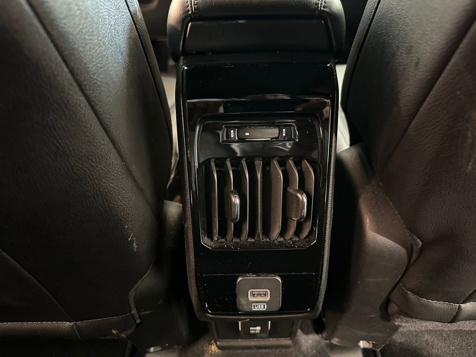 Used 2025 Jeep Compass Limited image 23