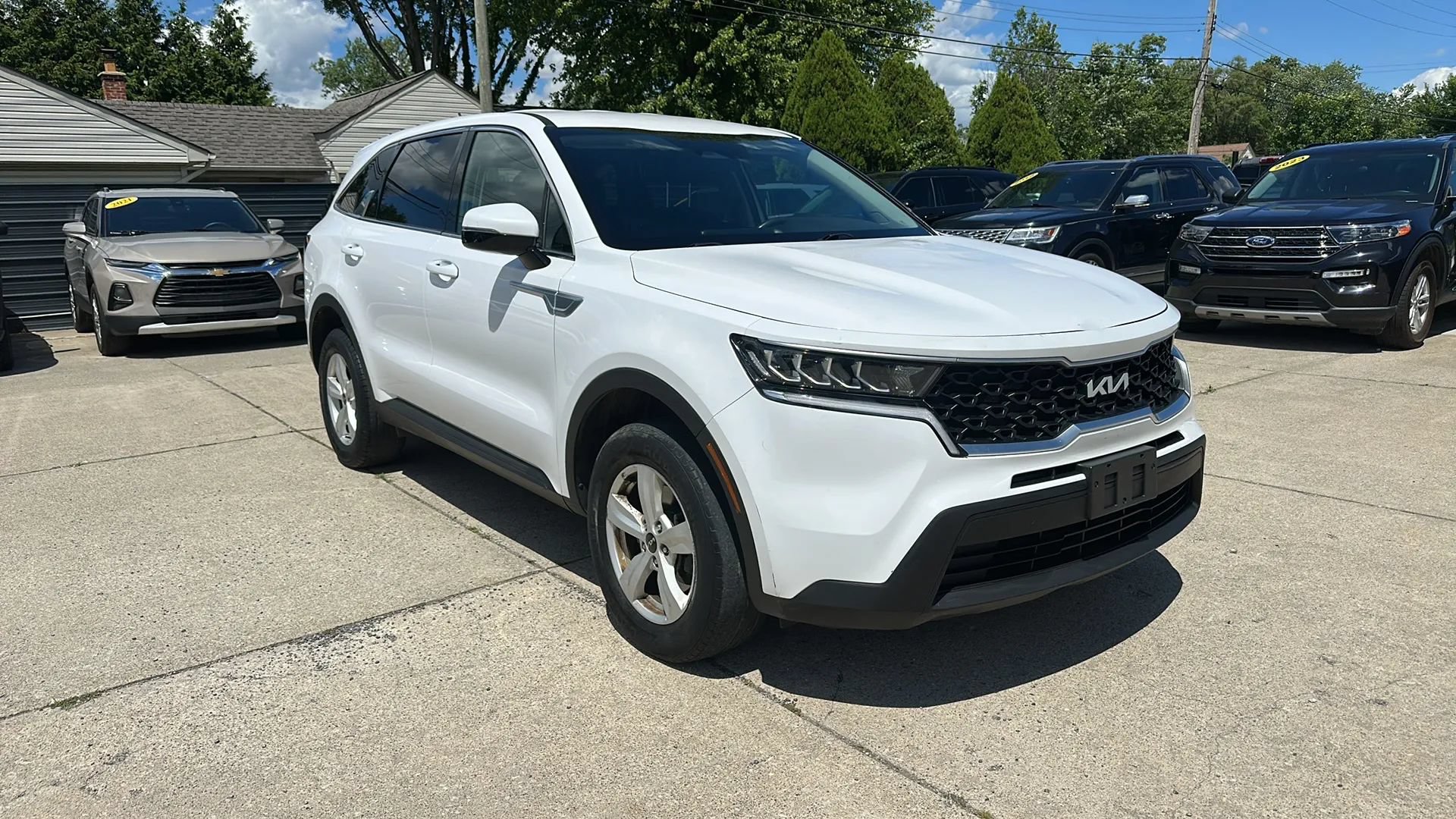 Used 2022 Kia Sorento LX AWD/4WD image 3
