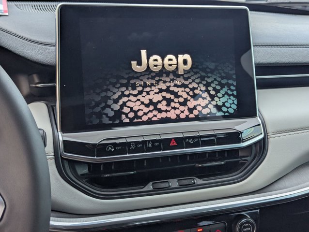 Used 2023 Jeep Compass Limited image 13