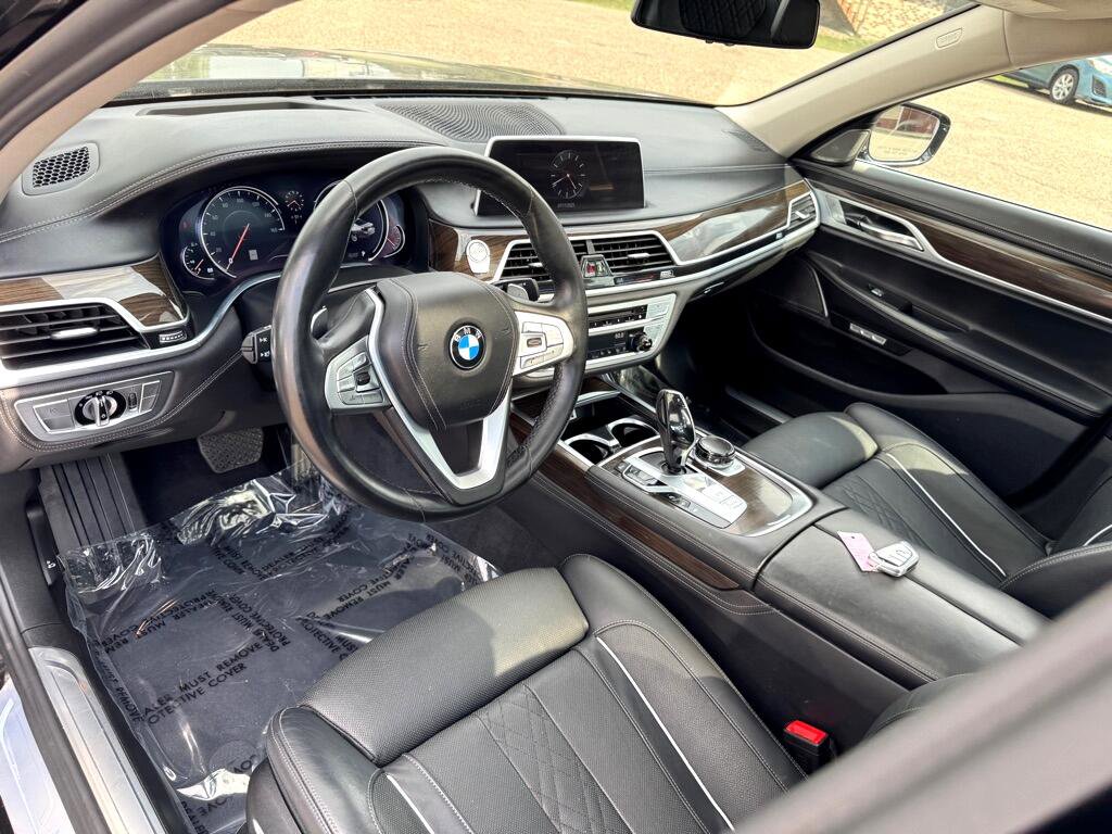 Used 2017 BMW 740i xDrive image 22