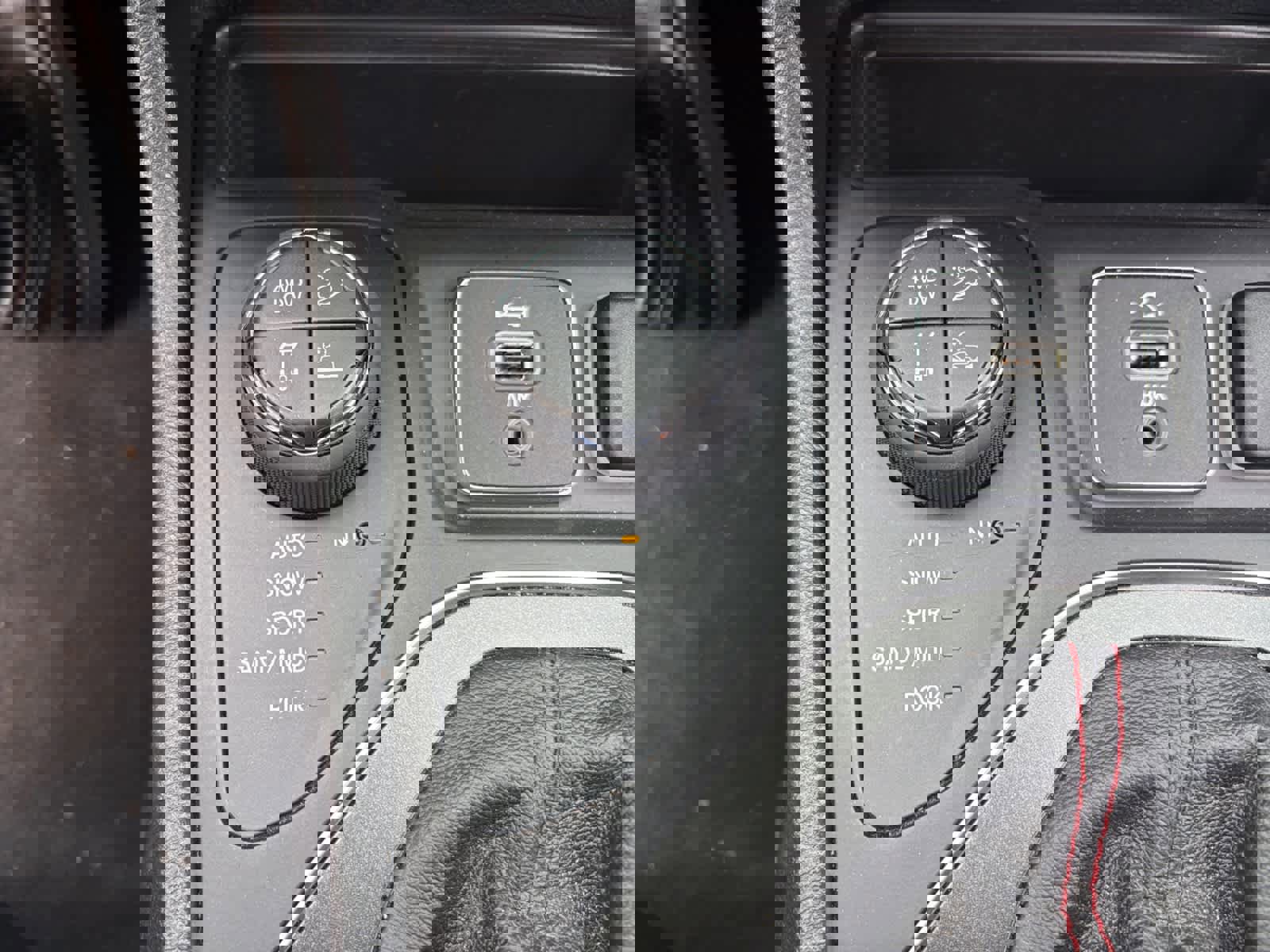 Used 2022 Jeep Cherokee Trailhawk w/ Trailhawk Elite Value Package image 22