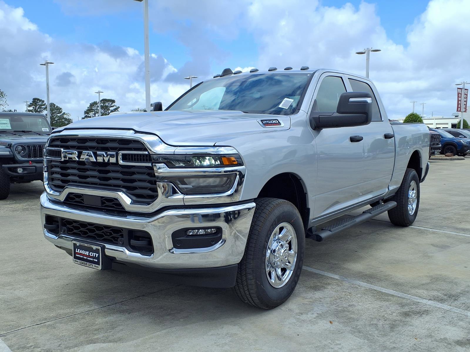 New 2026 RAM 2500 Tradesman AWD/4WD image 3