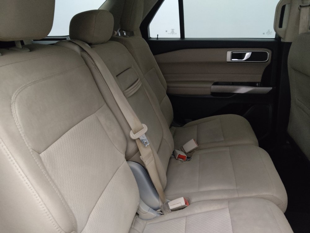 Used 2024 Ford Explorer XLT RWD image 19