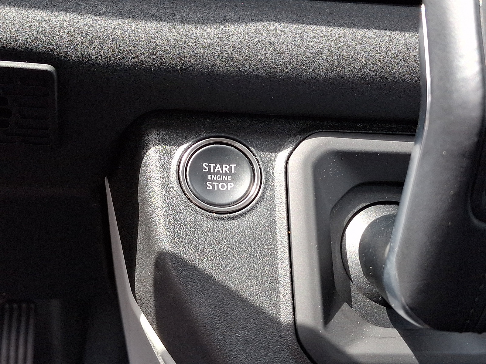 Used 2023 Land Rover Defender 110 SE AWD/4WD image 26