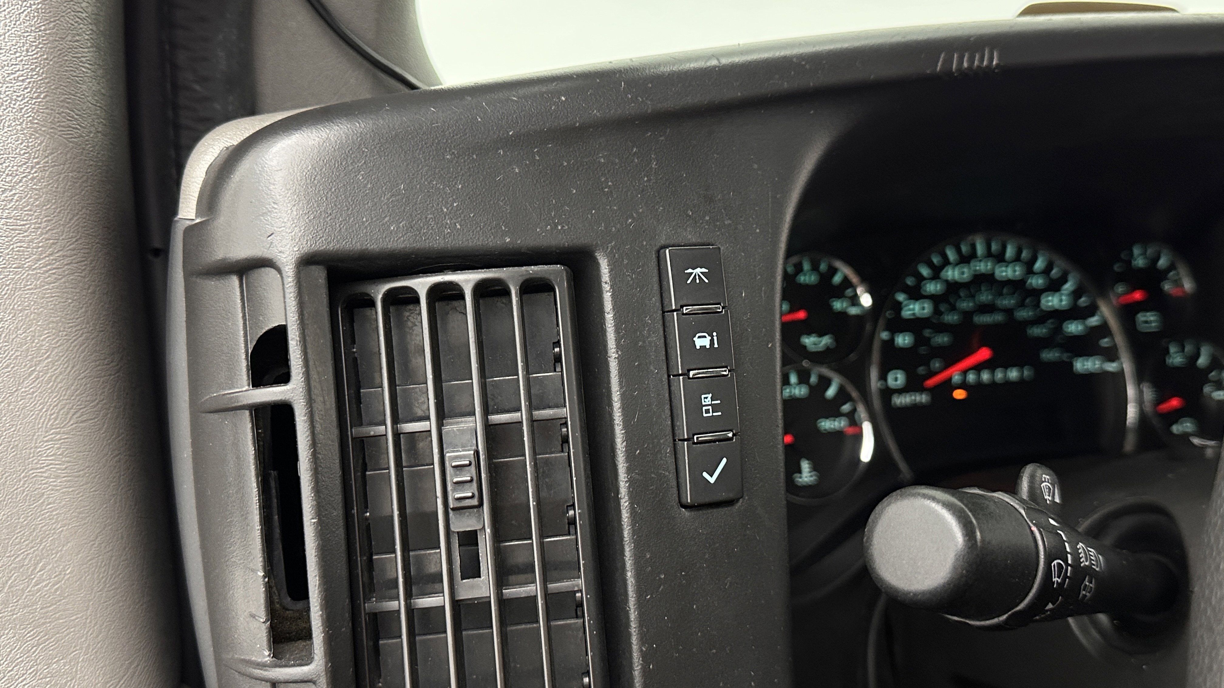 Used 2016 GMC Savana 2500 image 14