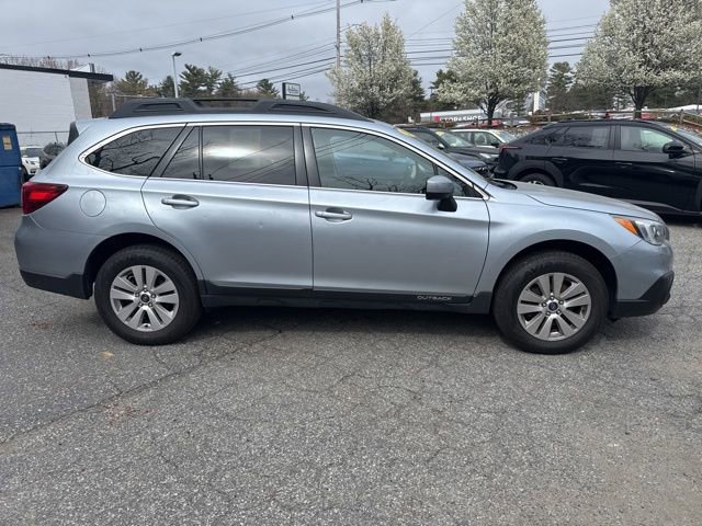 Used 2017 Subaru Outback 2.5i Premium AWD/4WD image 2