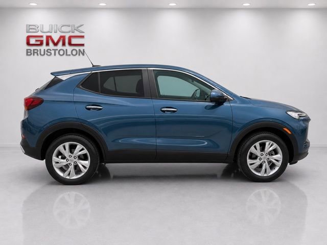 Used 2024 Buick Encore GX Preferred w/ Comfort Package AWD/4WD image 2