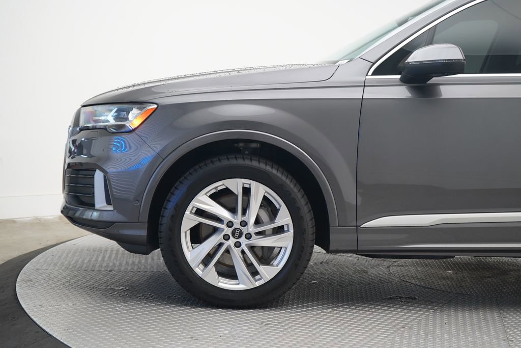 Certified 2023 Audi Q7 2.0T Premium AWD/4WD image 2