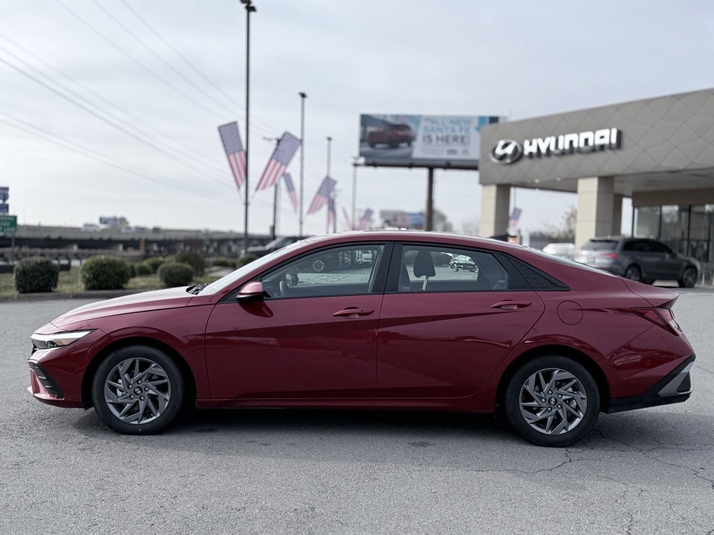 Certified 2024 Hyundai Elantra SEL image 4