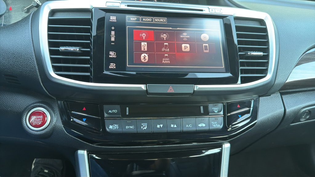 Used 2016 Honda Accord Touring image 21