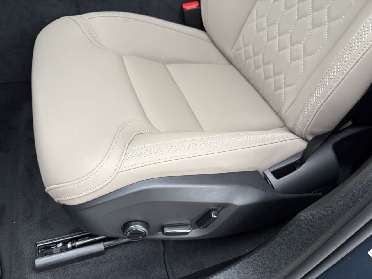 New 2026 Volvo XC60 B5 Plus AWD/4WD image 19