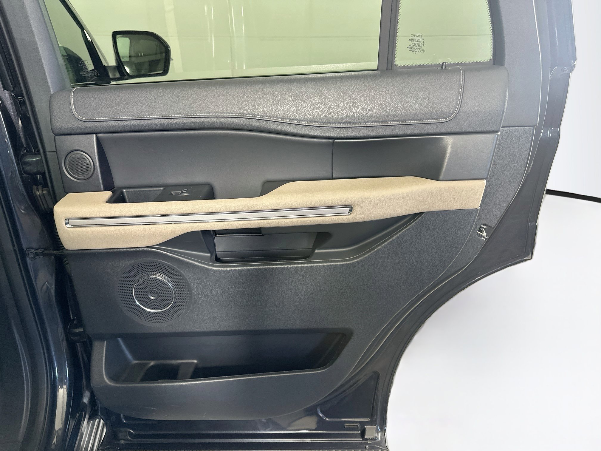 Used 2024 Ford Expedition Limited RWD image 33
