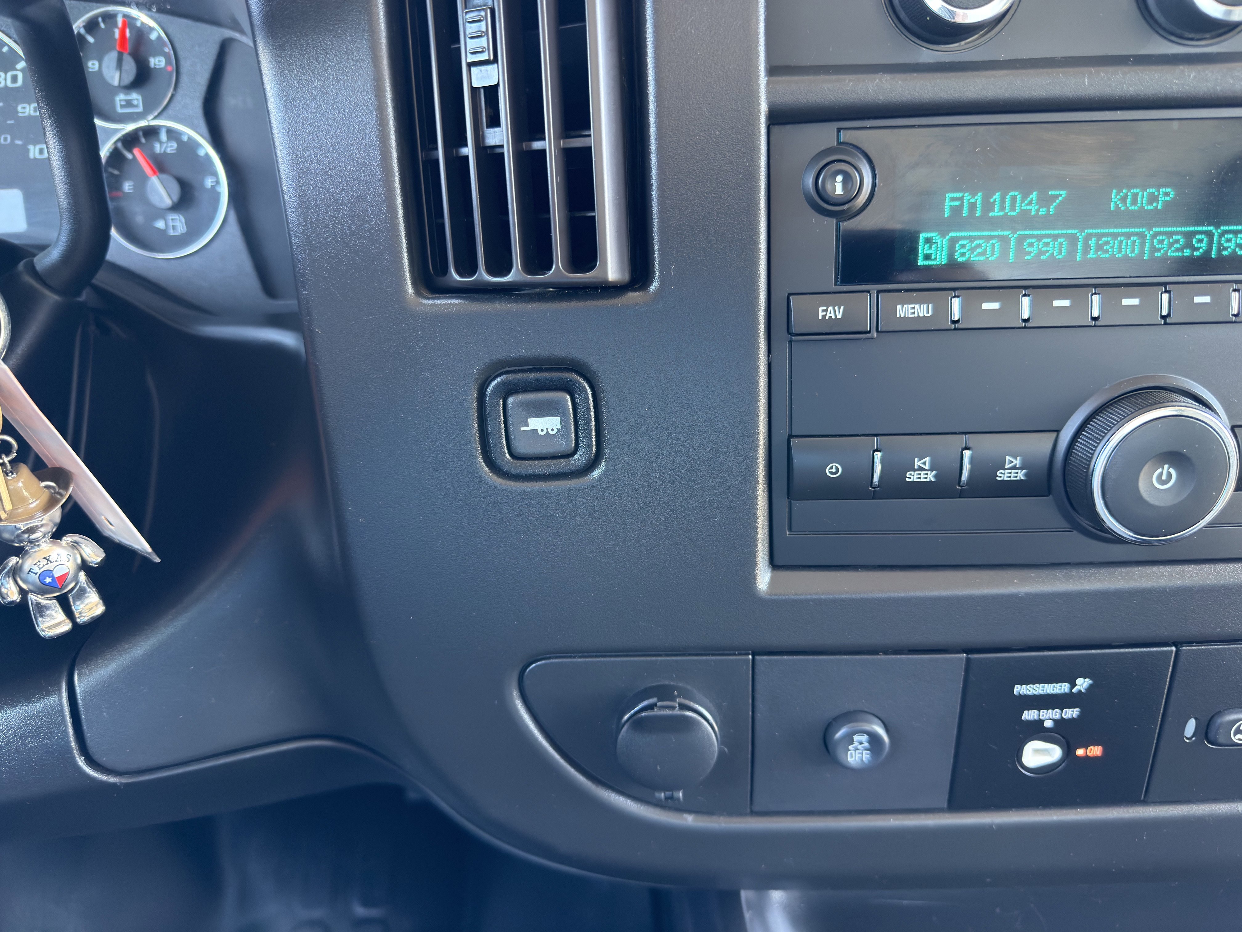 Used 2021 Chevrolet Express 3500 w/ Driver Convenience Package image 37