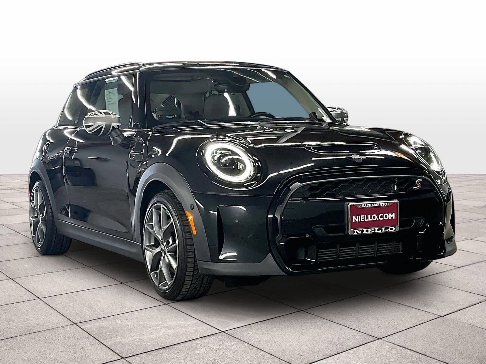 Used 2023 MINI Cooper S FWD image 2