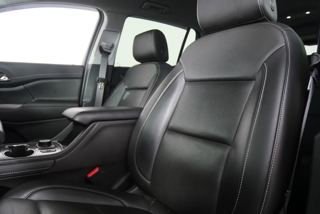 Used 2023 GMC Acadia SLT w/ Technology Package FWD image 9