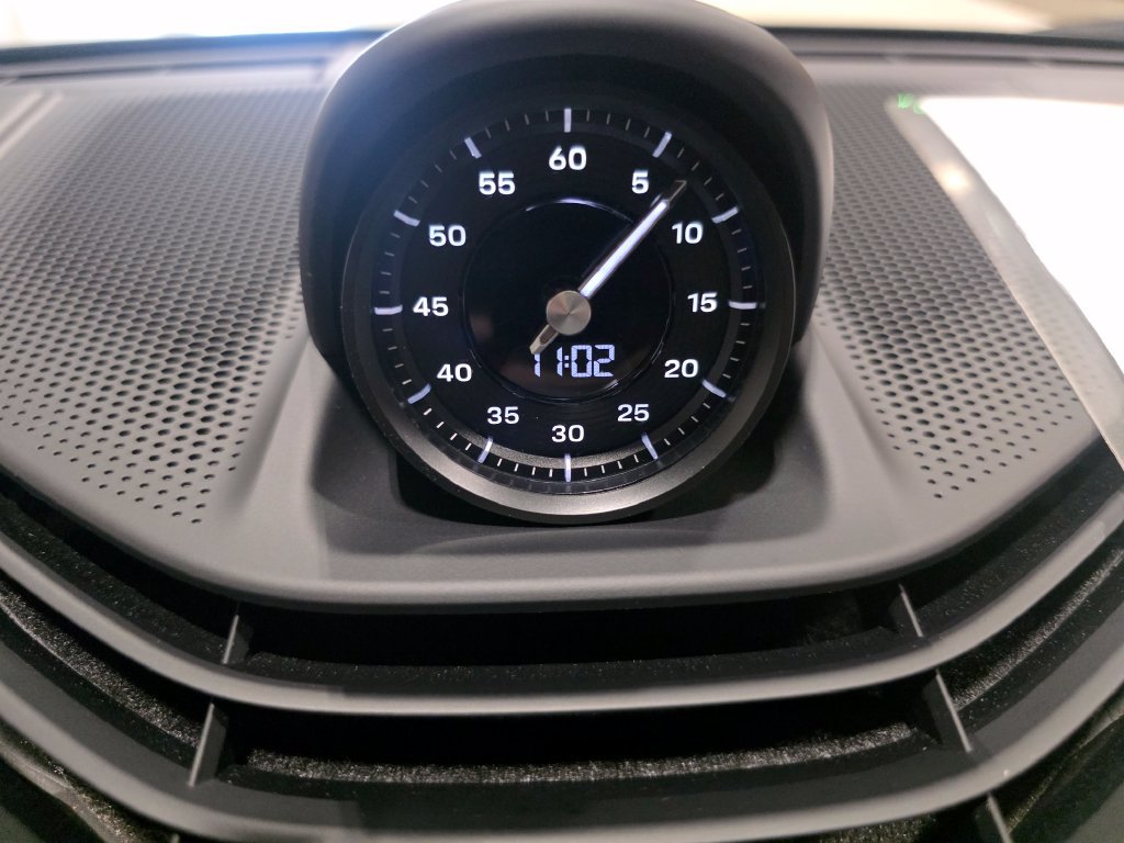 Certified 2024 Porsche Taycan Turbo S AWD/4WD image 35