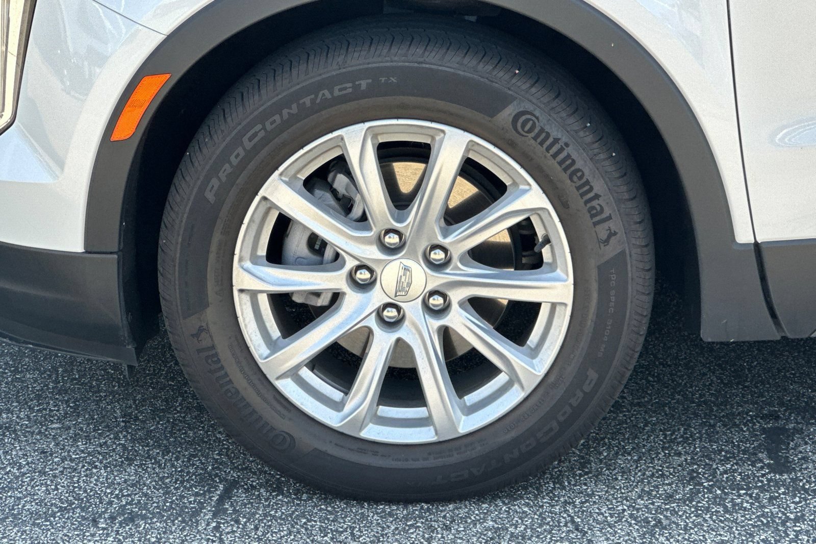 Used 2022 Cadillac XT4 Luxury w/ Cold Weather Package FWD image 36