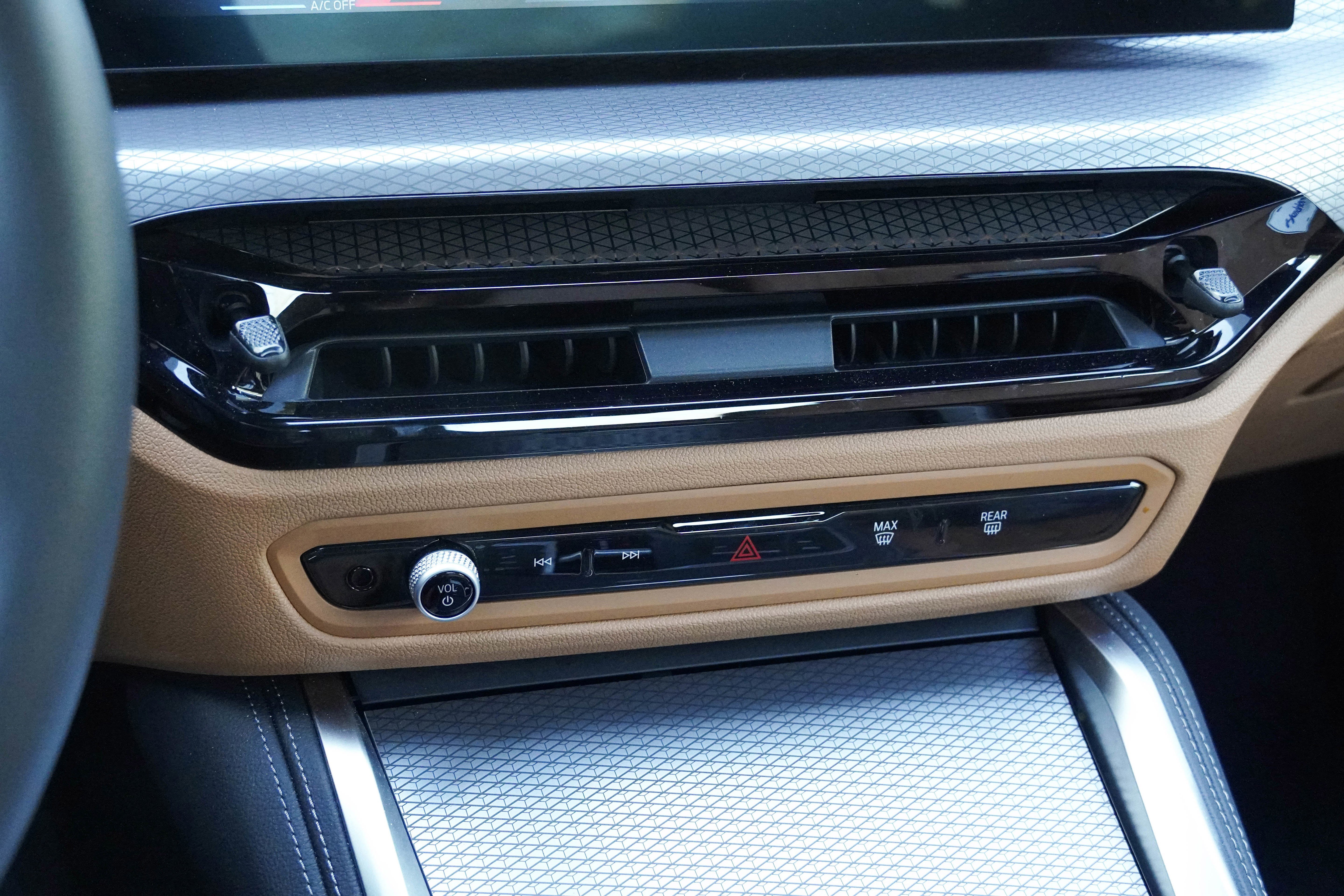 Certified 2026 BMW M440i Coupe image 29