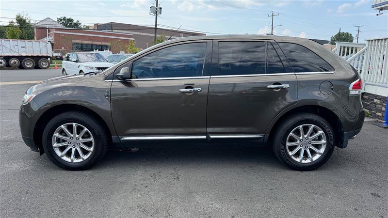 Used 2011 Lincoln MKX 2WD w/ 101A Rapid Spec Order Code image 3
