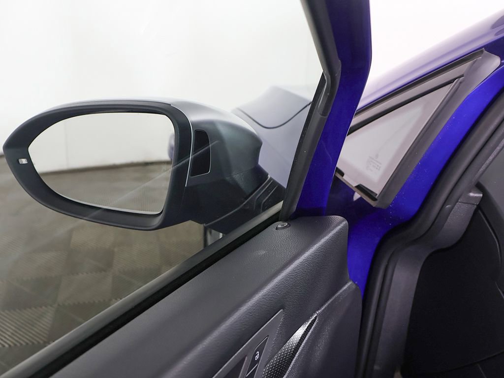 Used 2024 Volkswagen Golf R AWD/4WD image 39