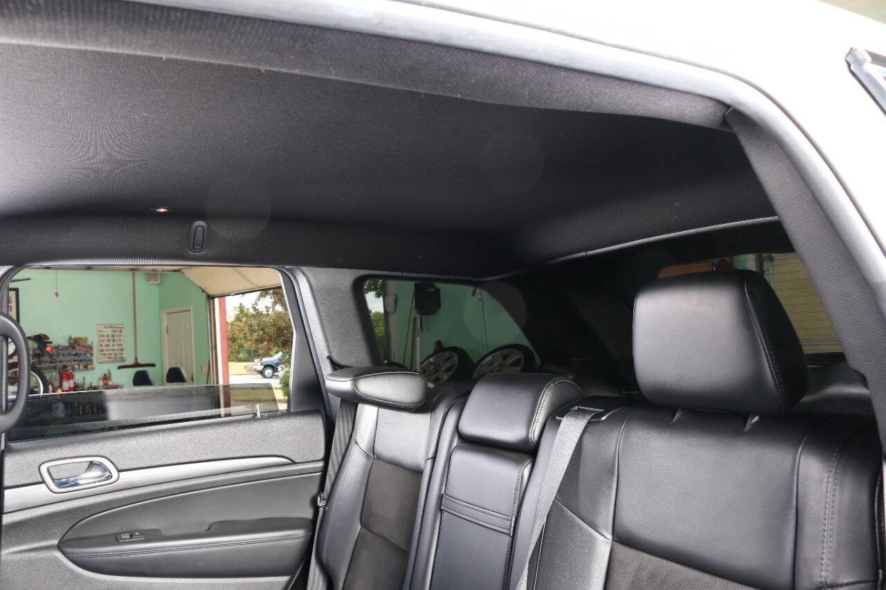 Used 2020 Jeep Grand Cherokee Altitude RWD image 41