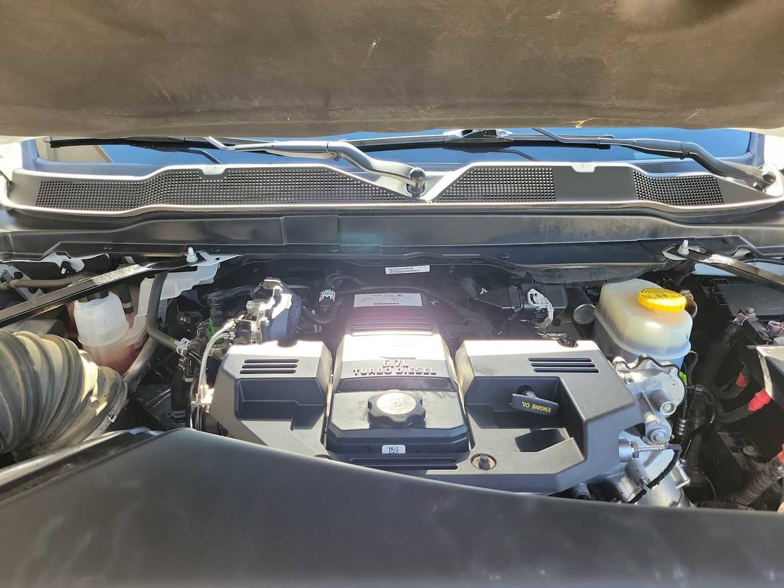 Used 2024 RAM 3500 Tradesman w/ Chrome Appearance Group image 9